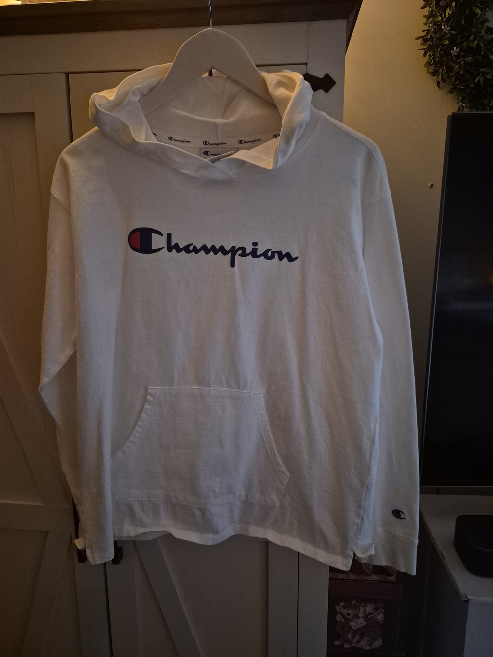 8 Items For Only $30💥 Champion Women White Hoodie Size M🥰 - Picture 2 of 9